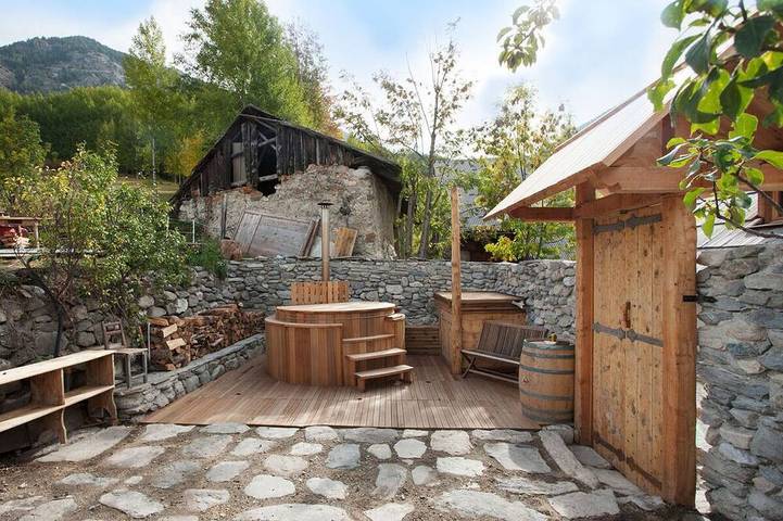 Chalet pour 19 personnes, avec jardin ainsi que sauna et jacuzzi, animaux acceptés