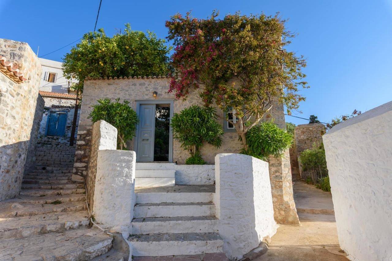 Appartement entier, Double Room with Mountain View in Hydra