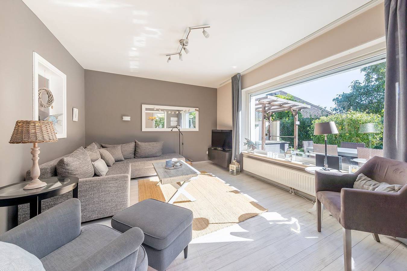 6 East – großzügiges Ferienhaus mit Garten in Niendorf, Timmendorfer Strand