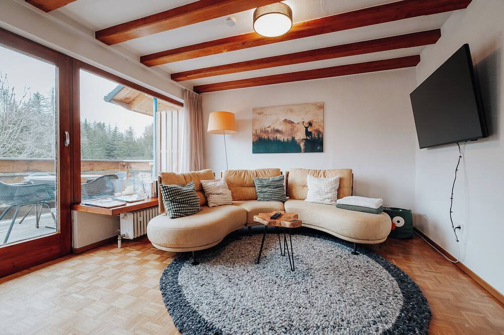 Stylish vacation home with fenced garden, private sauna and whirlpool in Feldberg (Schwarzwald), Feldberg