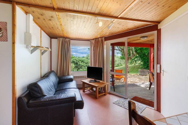 Gite Charly : terrasse privée, jardin commun, piscine et Wi-Fi à Salignac Eyvigues in Salignac-Eyvigues, Périgord Noir