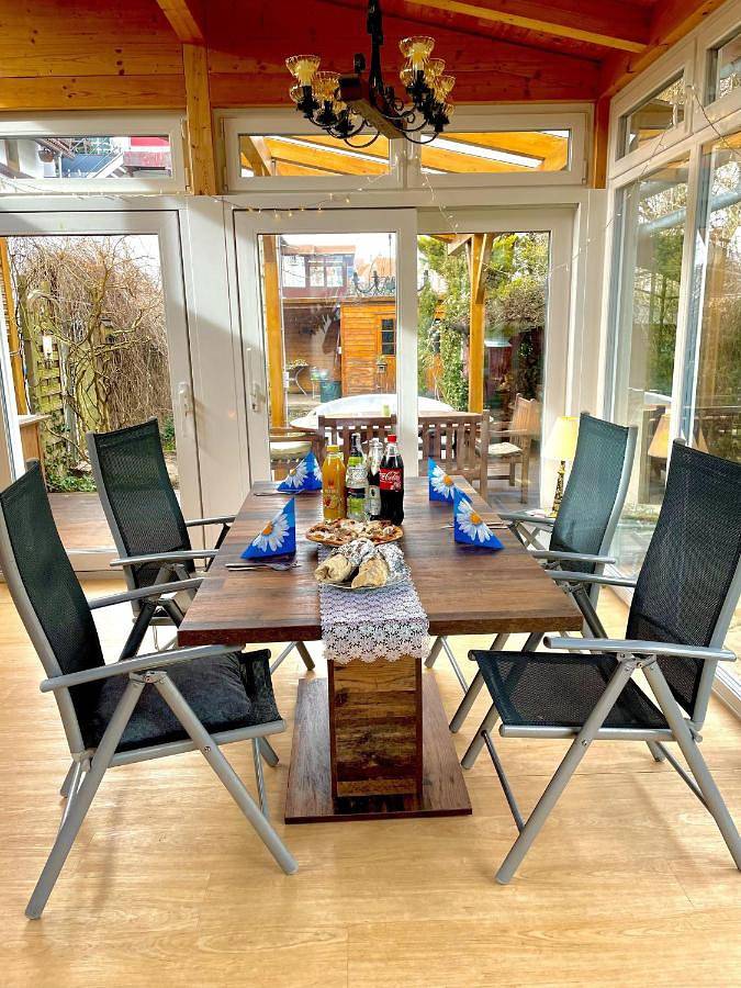 Ferienhaus für 8 Personen, mit Ausblick und Sauna sowie Garten und Pool in Hegau - 2