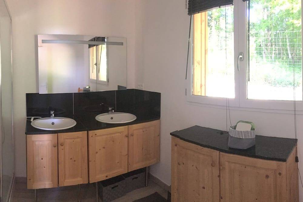 Komfortable und gemütliche Ferienhaus im Grünen in Vendeuvre-sur-Barse, Regionaler Naturpark Forêt d’Orient