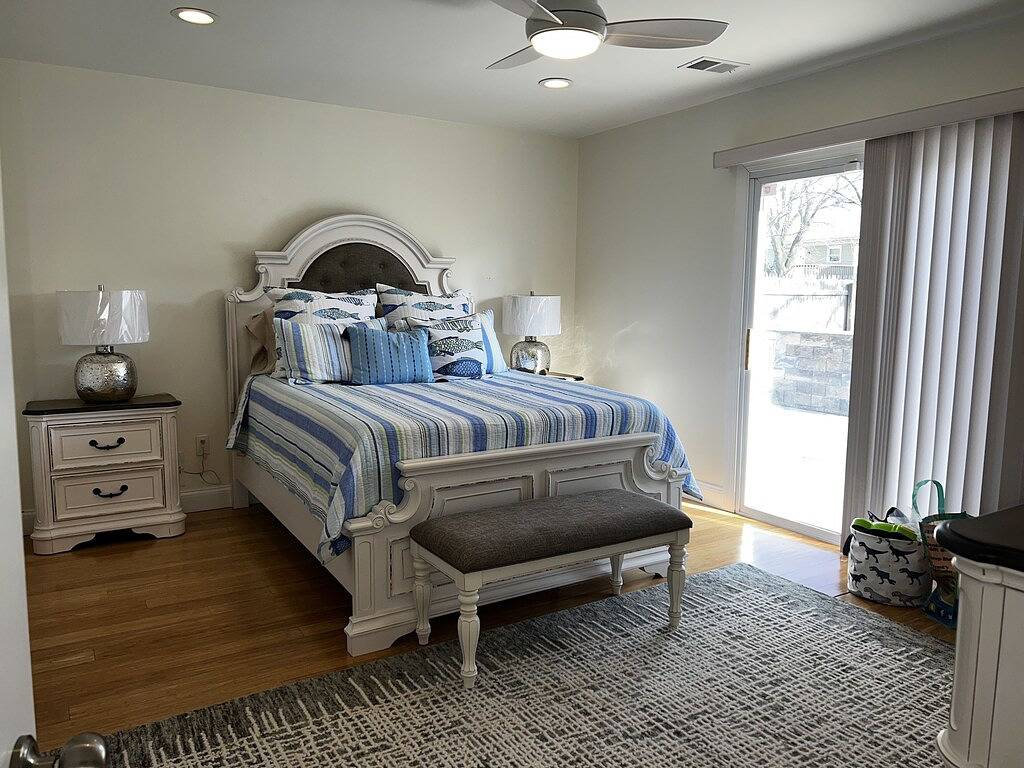 Beautiful home close to the beach with hot tub in Long Branch, Monmouth County