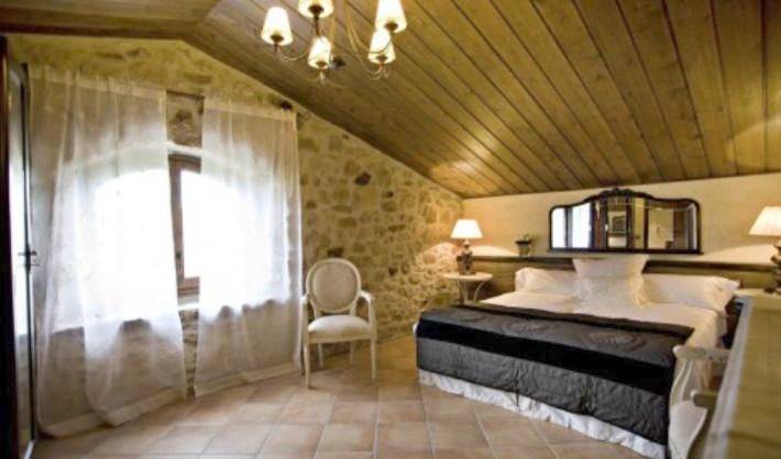 Casa rural con piscina para 14 personas, con terraza además de piscina y jardín en Solsonés - 2