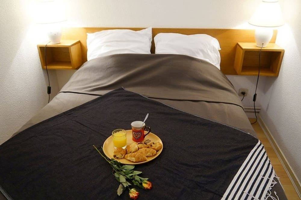 Appartement entier, Studio Calme avec Balcon Plein Sud, Parking Privé, Proche Thermes et Centre-ville in Luchon-Superbagnères, Bagnères-de-Luchon