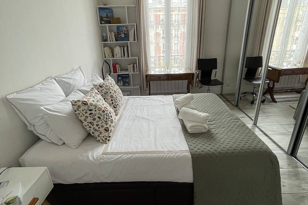 Entire apartment, Paris des Lumières in Le Kremlin-Bicêtre, Val-de-Marne