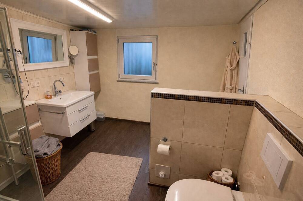 Ganze Wohnung, Ferienwohnung direkt am Rhein – Wasserblick & hundefreundlich, nahe Loreley in Sankt Goarshausen, Mittelrhein