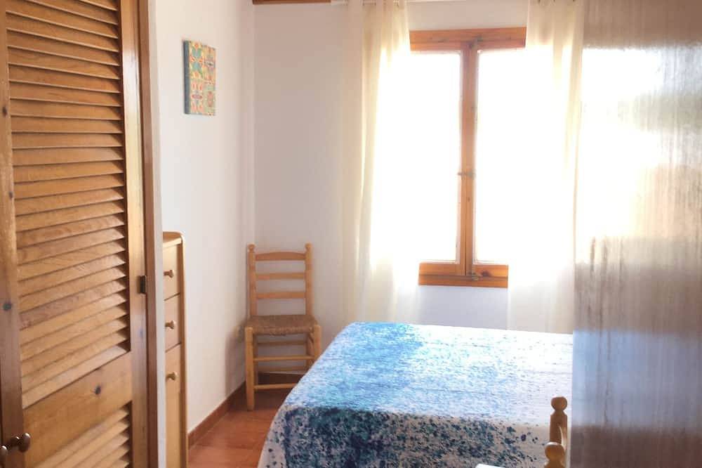 Appartement entier, Appartement tranquille avec une vue magnifique sur la mer. in Arenal d'en Castell, Es Mercadal