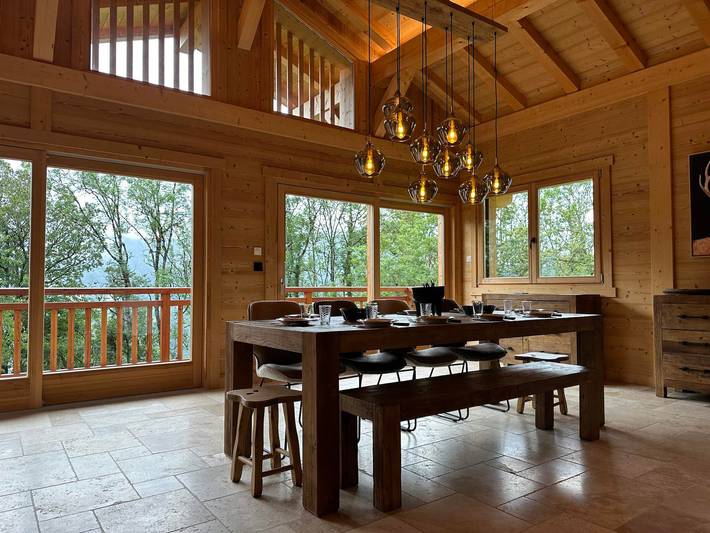 Chalet spacieux avec confort, 5 chambres, parking in Verchaix, Région de Bonneville