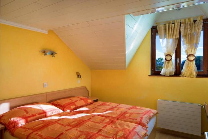 Hôtel pour 2 personnes, avec vue ainsi que jardin et piscine à Saillon - 4