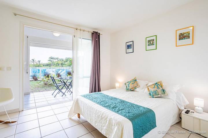 Location de vacances pour 2 personnes, avec piscine ainsi que jardin et vue dans Plage de Ferry - 3