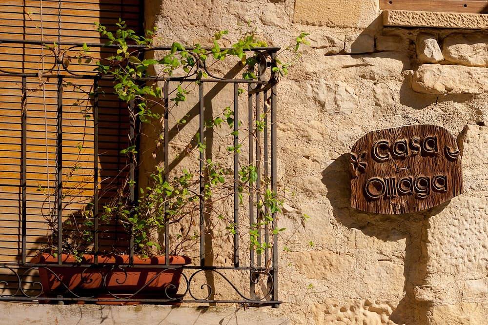 Casa Ollaga for 4 people in Olite, Navarra Province