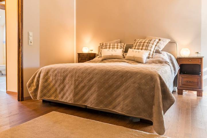 Gîte pour 5 personnes, avec terrasse ainsi que piscine et jardin à Cussy-en-Morvan - 3