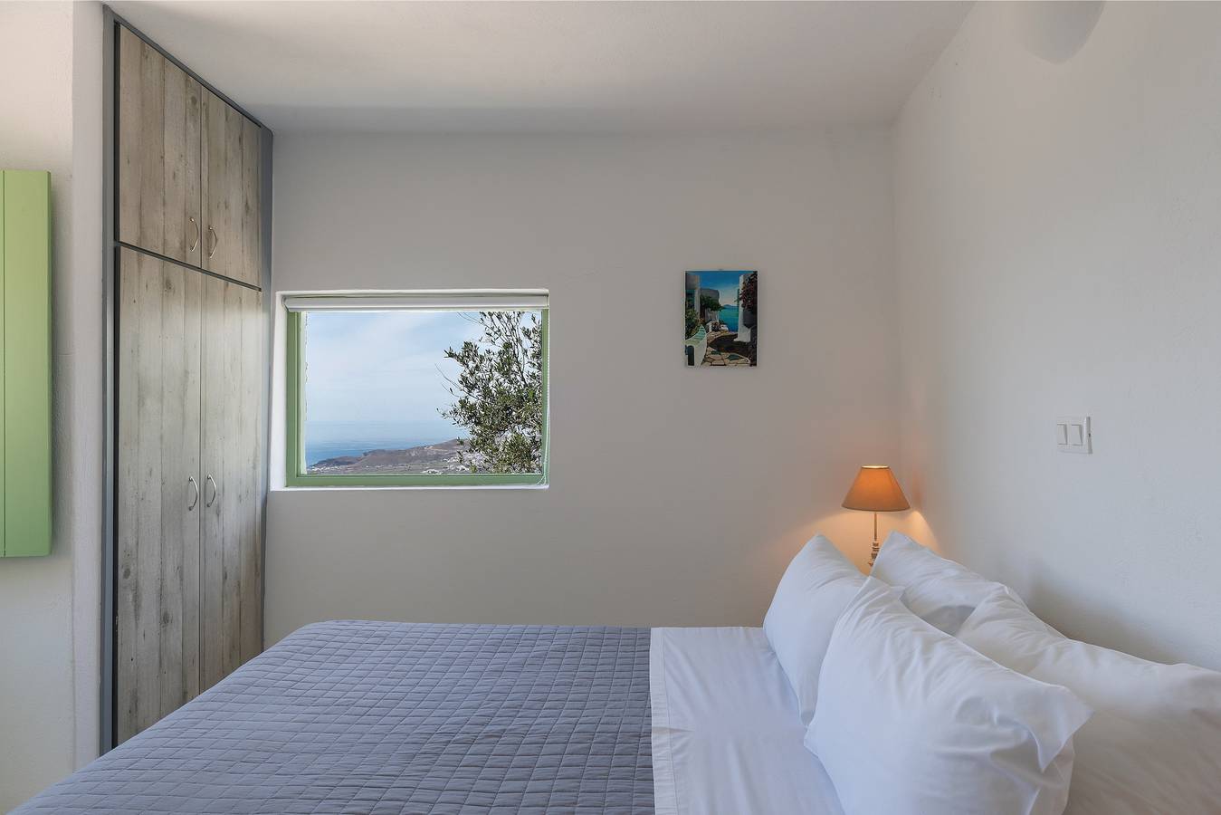 Entire holiday apartment, Apartment - Sleeps 4 - Parking - Sea View in Santorini