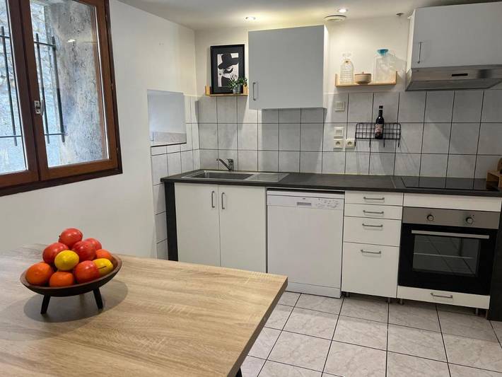 Gîte pour 8 personnes, avec terrasse, animaux acceptés à Ambérieu-en-Bugey - 4