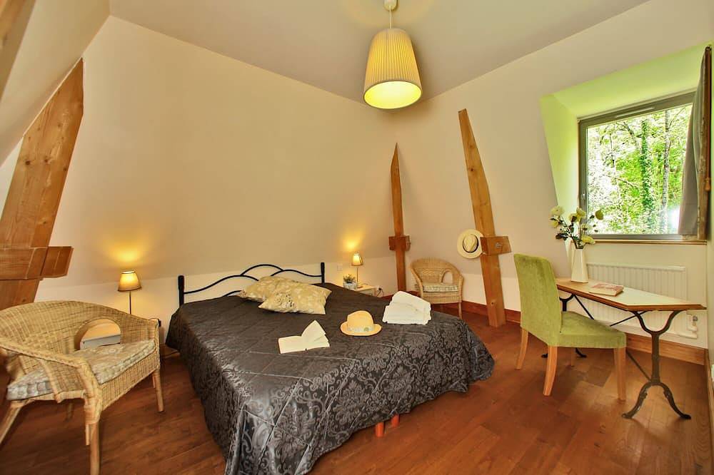 House for 12 people with private heated pool near Sarlat in La Chapelle-Aubareil, Périgord Noir