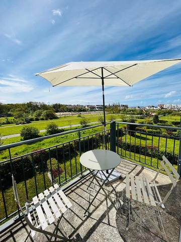 Gîte pour 3 personnes, avec vue et terrasse dans Plage Sables Blancs