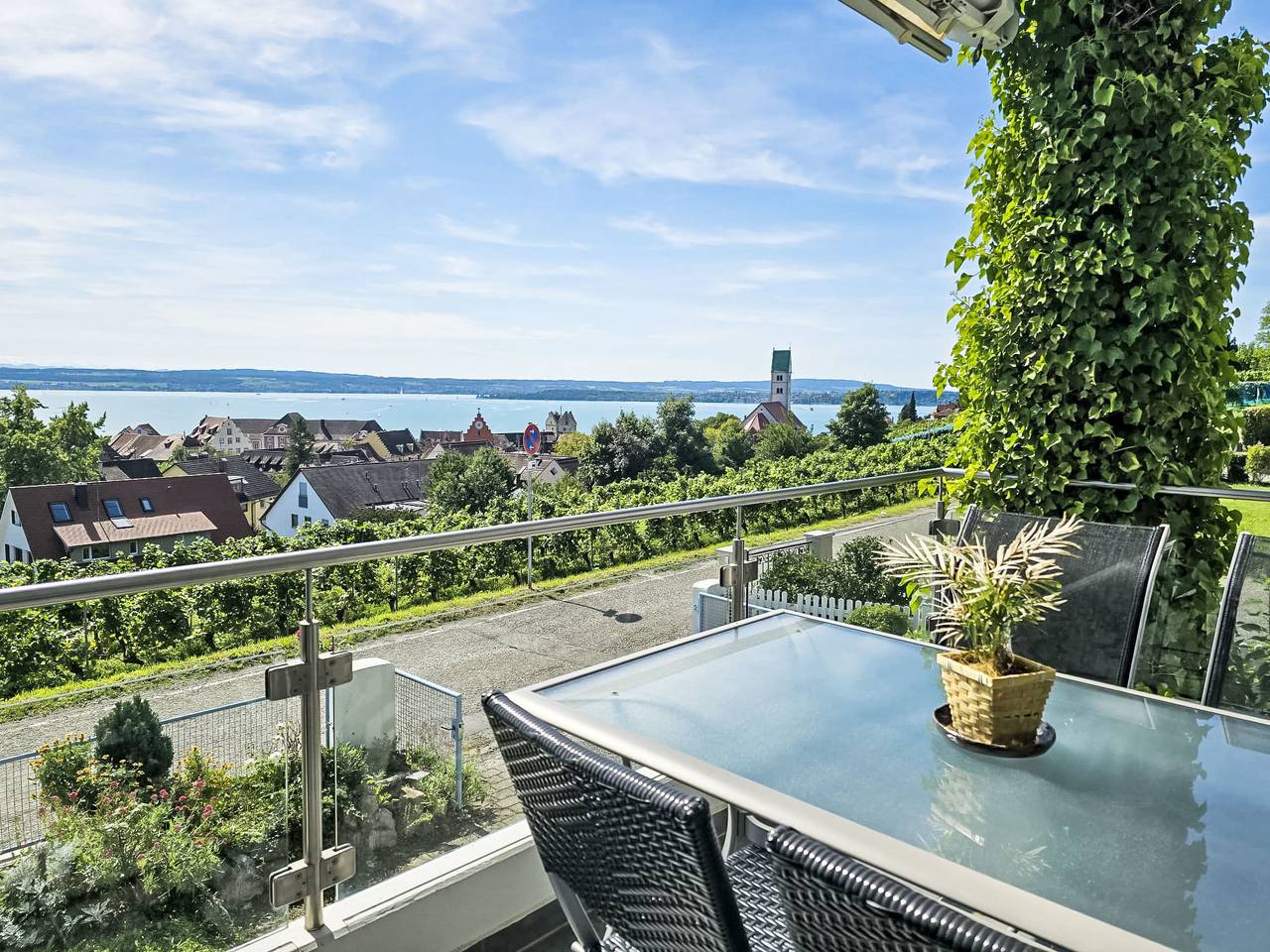 Ganze Wohnung, Wohnung B mit Balkon in Meersburg, Region Bodensee-Oberschwaben