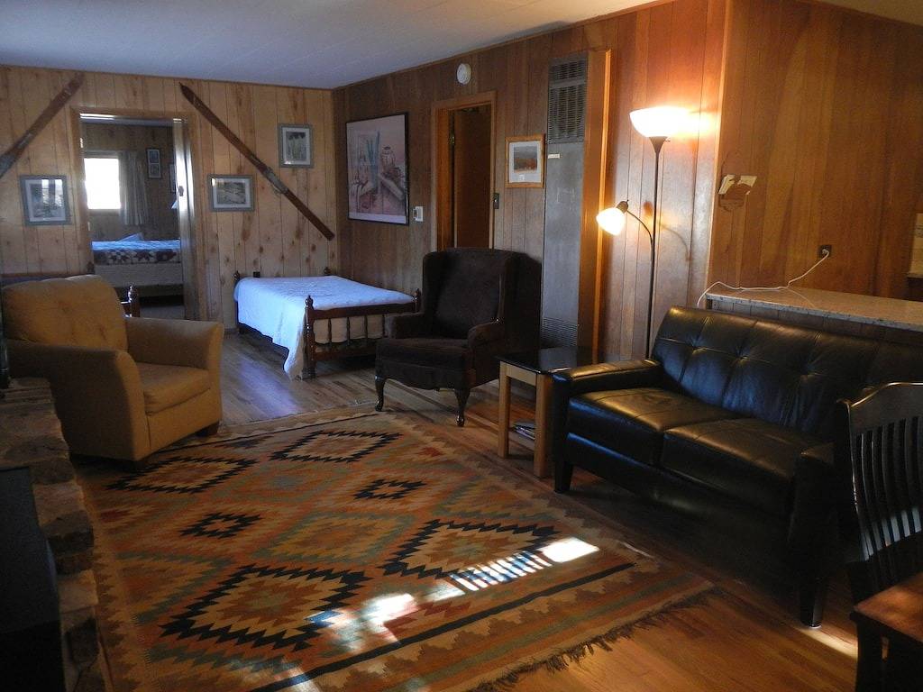Blockhaus mit modernen Annehmlichkeiten, zu Fuß in die Stadt. in Buena Vista, Chaffee County