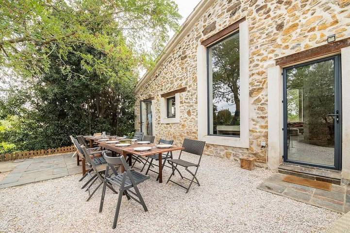 Location de vacances pour 17 personnes, avec jardin et terrasse à Fabrezan