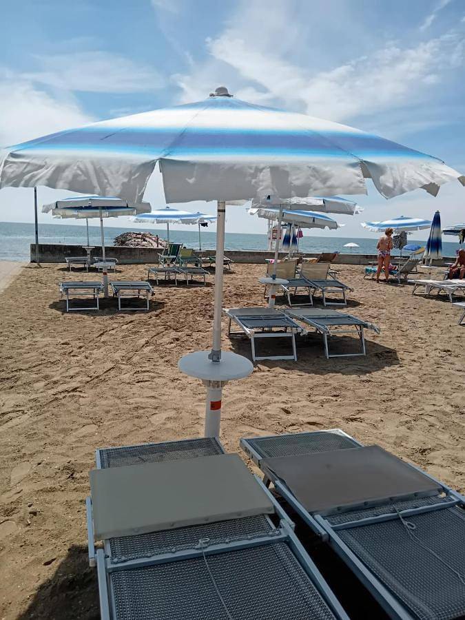 Ganze Wohnung, Apartment Mare45 - 10 minutes walk from the beach with one private ombrella and three sun-beds in Eraclea Mare, Venedig Provinz