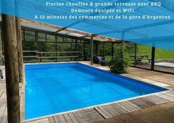 Gîte pour 12 personnes, avec piscine ainsi que vue et jardin dans Villedieu-lès-Bailleul