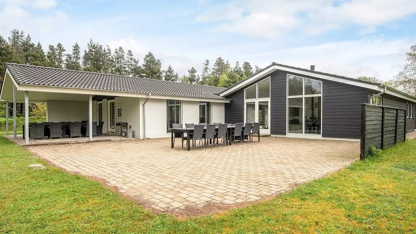 Ferienhaus für 11 Personen, mit Whirlpool und Sauna sowie Terrasse in Filsø See