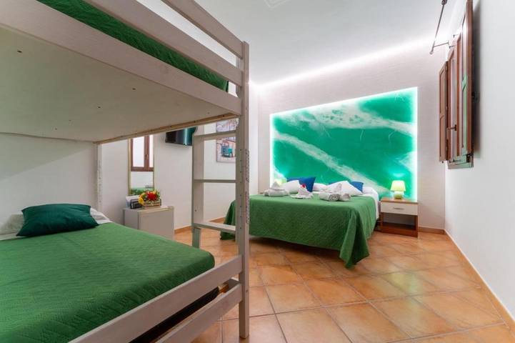 Bed and breakfast per 4 persone, con terrazza - 1