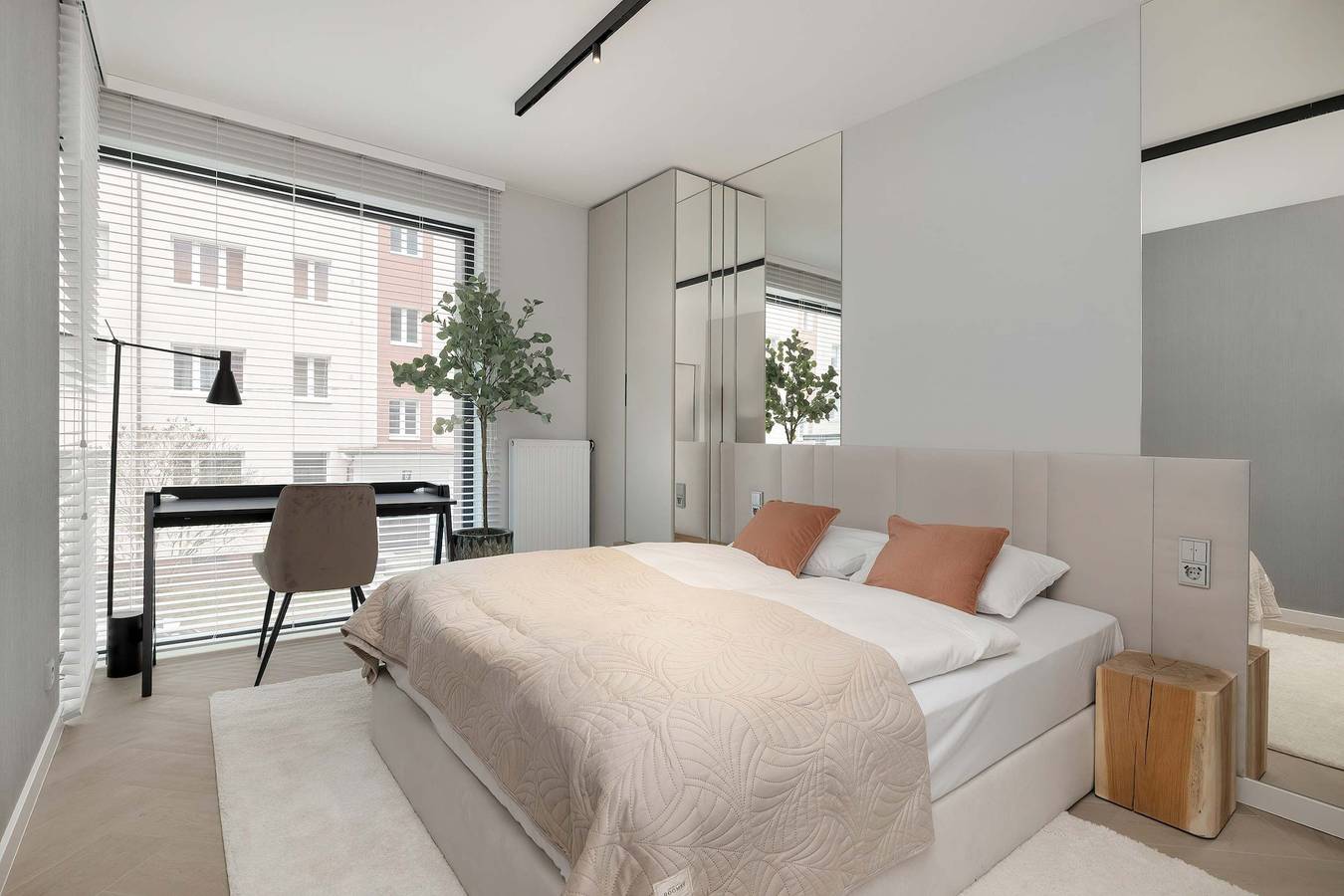 Entire apartment, Janosika 16 Szczecin Elegant Apartment Parking in Szczecin, Polish Baltic Sea