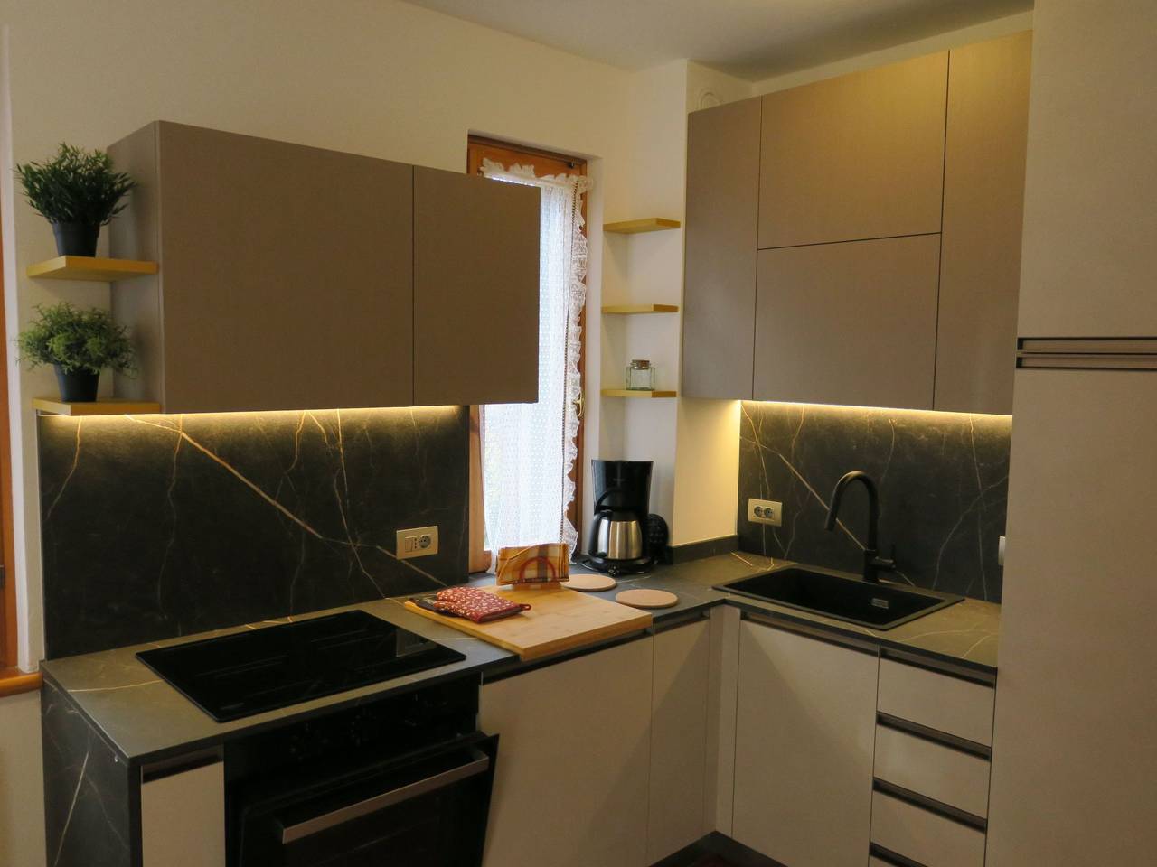 Geheel appartement, 2-stöckige Wohnung mit privatem Garten in Pur (Ledro), Ledro