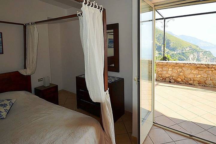 Amore Rentals - Villa Vanessa with Private Pool and Sea View in Vico Equense, Sorrento Coast