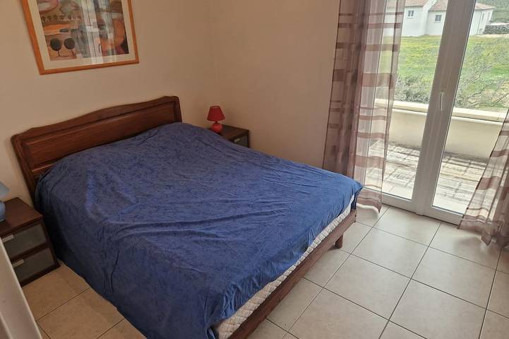 Location de vacances pour 10 personnes, avec jardin ainsi que jacuzzi et balcon, animaux acceptés à Lablachère - 2