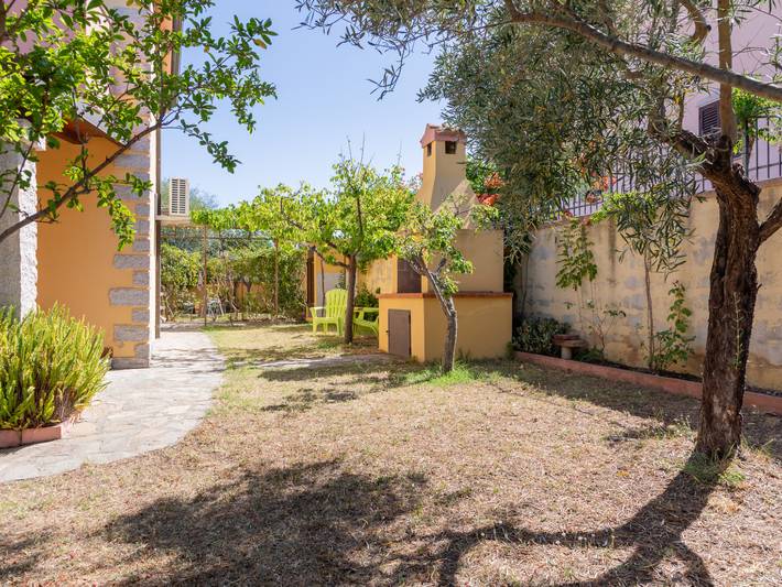 Gîte pour 4 personnes, avec Balcon ainsi que Terrasse et Jardin à Tanaunella - 2