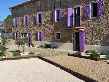 Gîte pour 8 personnes, avec piscine et jardin à Salazac