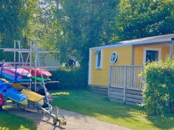 Camping pour 4 personnes, avec terrasse et piscine à Saint-Lunaire