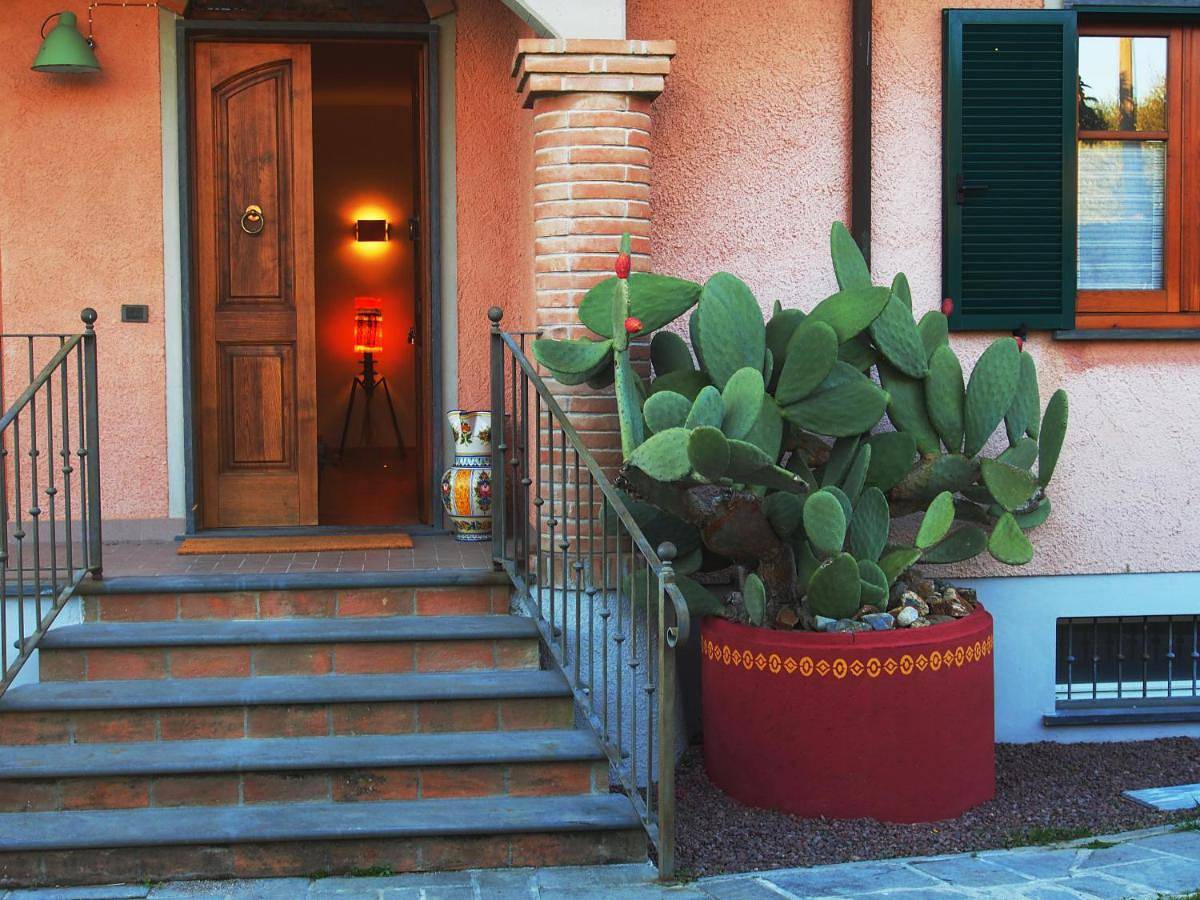 Three-Bedroom Villa in Massa, Italienische Riviera