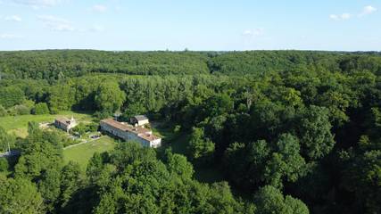 Gîte pour 6 personnes, avec terrasse et jardin à Ligugé