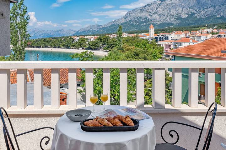 Apartament wakacyjny dla 4 osób, z Balkon/ taras w Promajna
