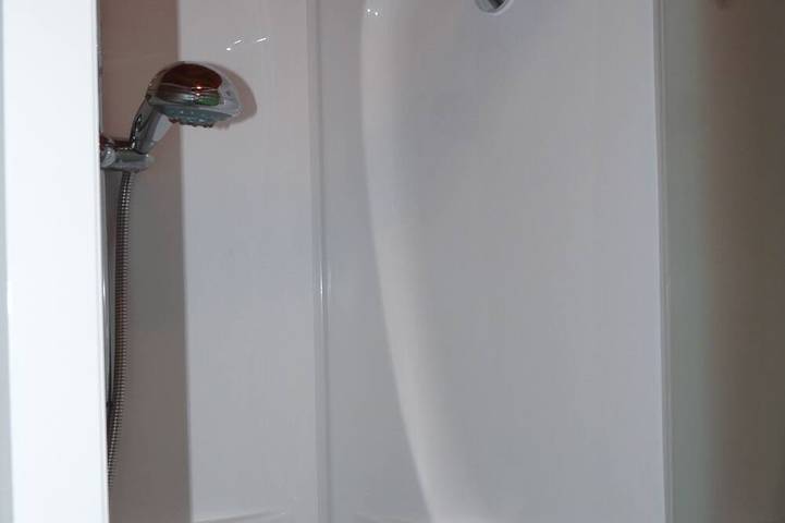 Chalet pour 4 personnes, avec jardin et terrasse, animaux acceptés dans Lac des Settons - 4