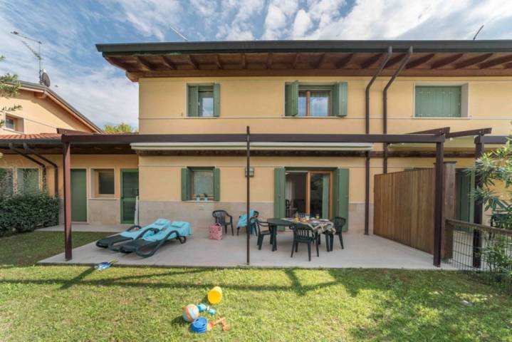 Ferienhaus für 7 Personen, mit Terrasse und Garten, mit Haustier in Lignano Sabbiadoro
