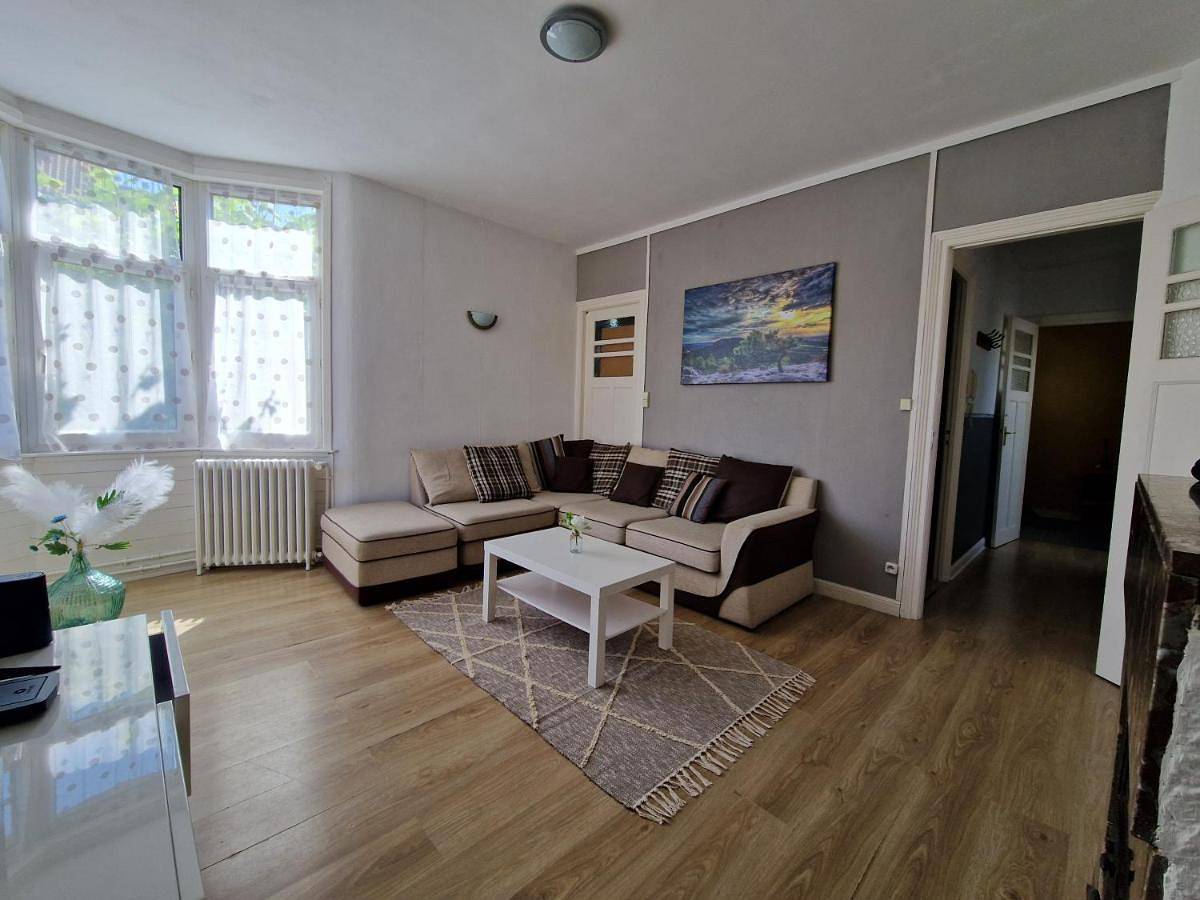 Appartement entier, Spacieux duplex familial proche Dunkerque et plage in Coudekerque-Branche, Côte des dunes de Flandres