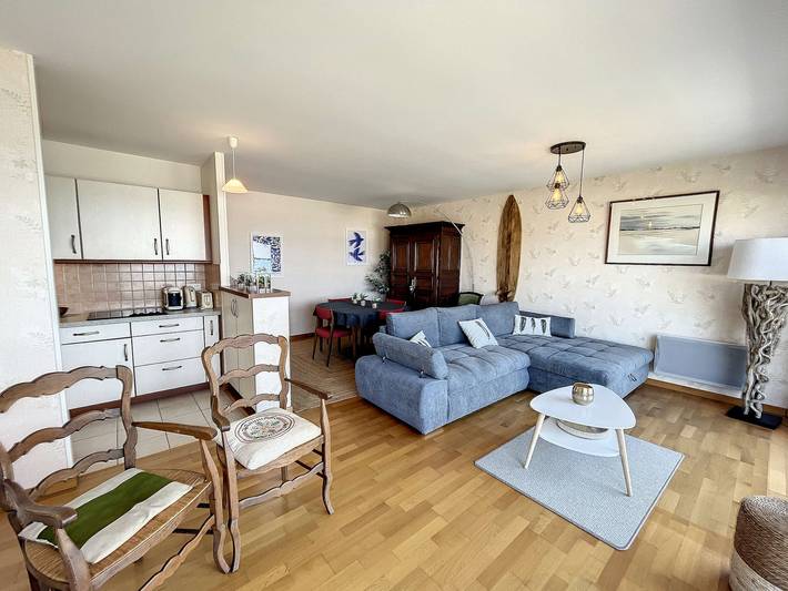 Ganze Wohnung, 2-Zimmer-Wohnung nahe dem Strand mit Balkon, Aufzug, Garage und kostenlosem Wlan in Granville, Côte de la Déroute