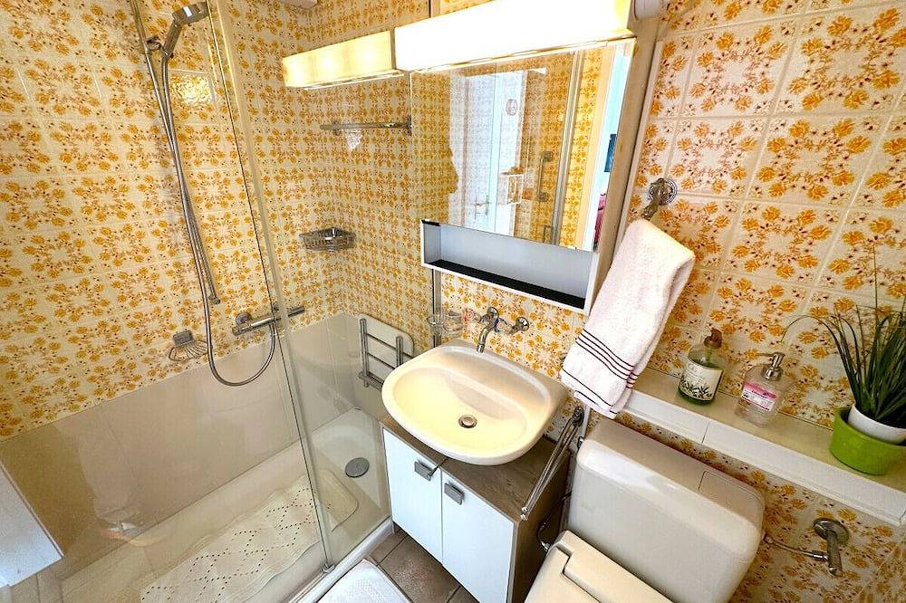 Ganze Wohnung, Swisshut Stunning Views Alps & Lake - Apart. Oberländer in Oberhofen am Thunersee, Thunersee