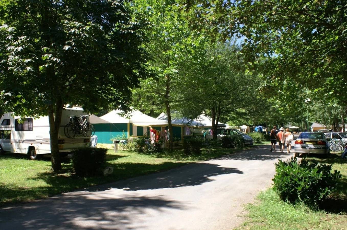 Zecamping 3* animé piscine chauffée locatif Bbq 25m2 in Florac-Trois-Rivières, Cevenas