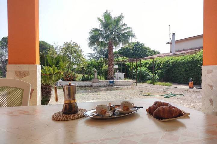 Villa per 5 persone, con giardino in Latiano