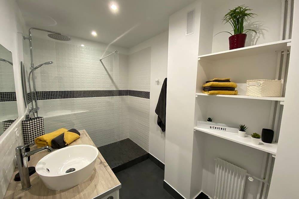 Ganze Wohnung, Bright T2 apartment in the center of Tours in Tours, Tours und Umgebung