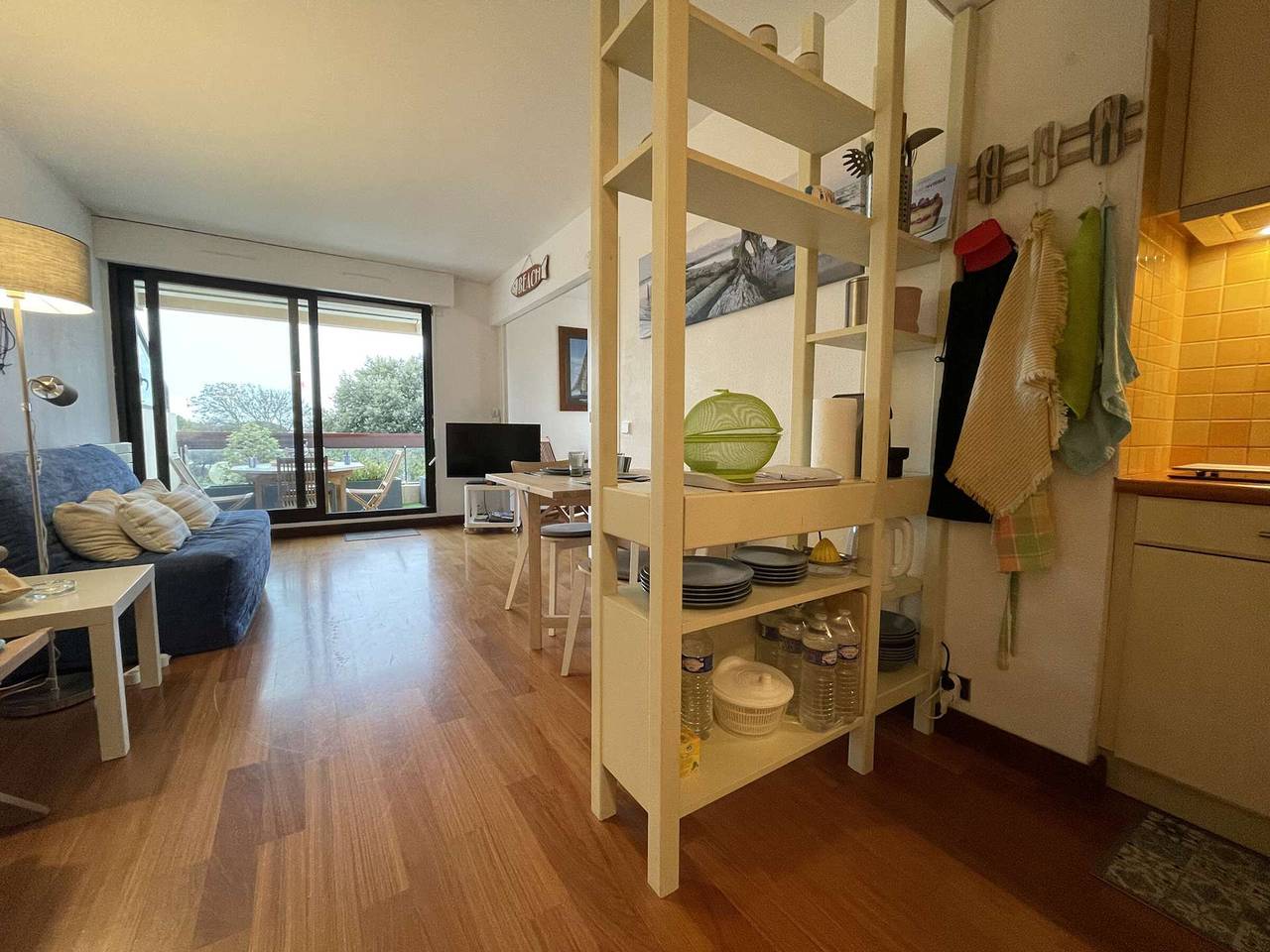 Entire apartment, 2-room apartment - 4 sleeps in La Rochelle with pool and parking in La Rochelle, La Rochelle region