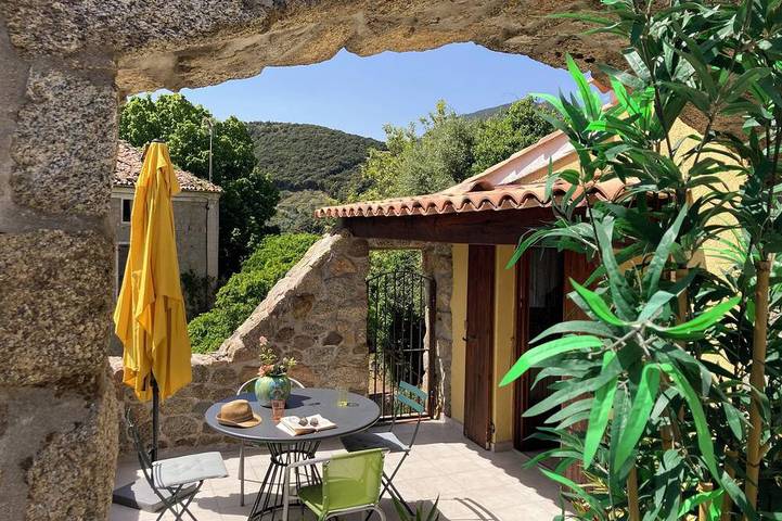 Location de vacances pour 2 personnes, avec terrasse à Santa-Maria-Siché