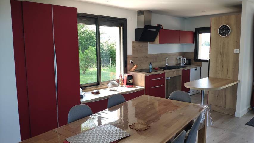 Gîte pour 6 personnes, avec jardin à Doucier - 4